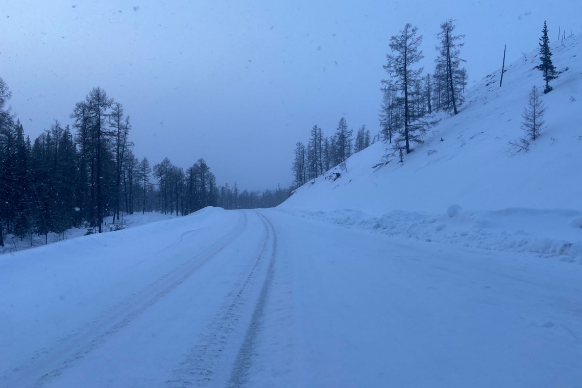 Дорожники расчистили автодорогу "Яна" от снежных завалов. Проезд открыт для всех видов автотранспорта